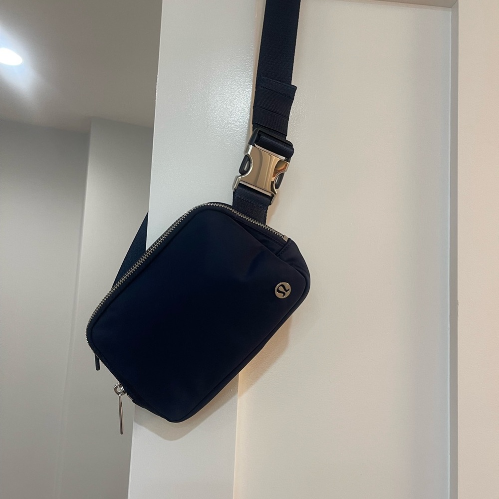 Lululemon belt bag